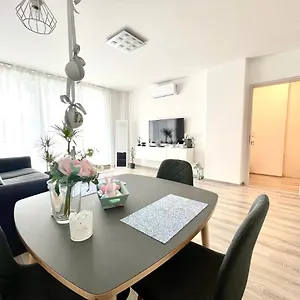 Apartment West Budapest-edge Of Downtown-free Parking, Budapest